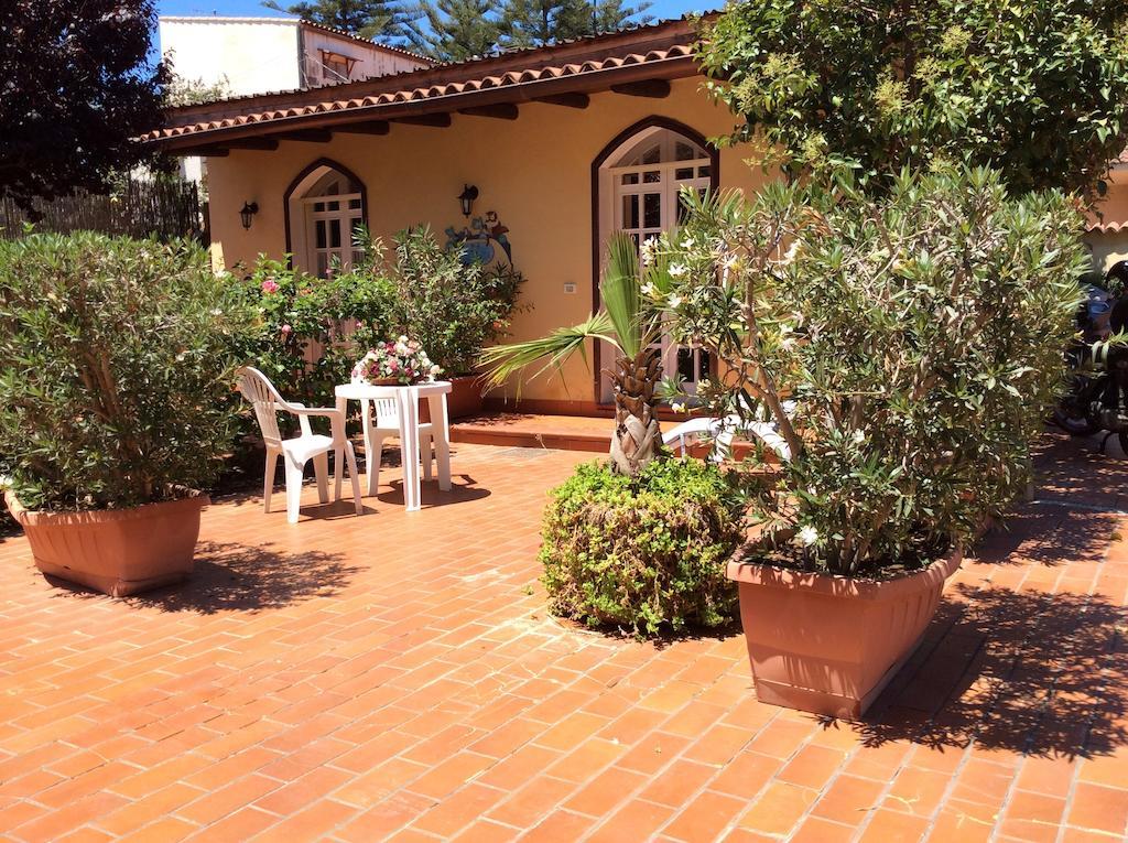 B&B Dolce Casa Syracuse Buitenkant foto